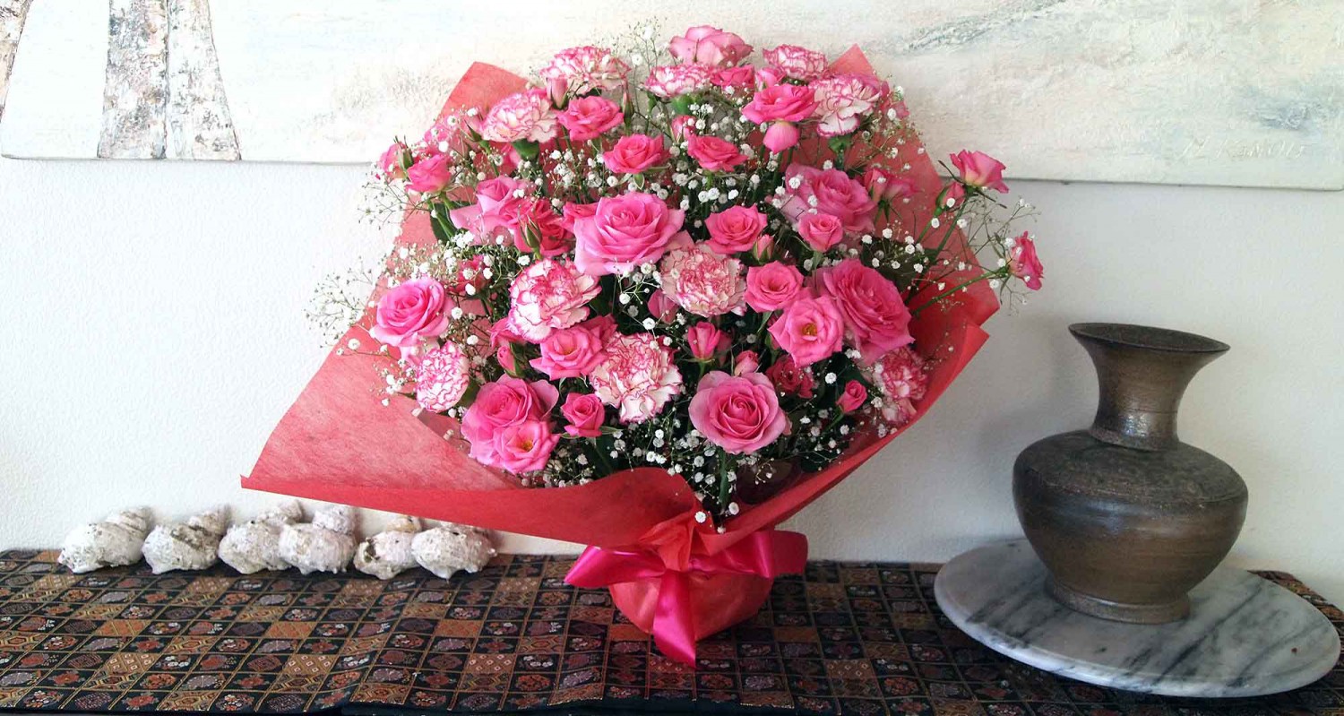 ピンクの薔薇とカーネーションとかすみ草 大好きな組み合わせ