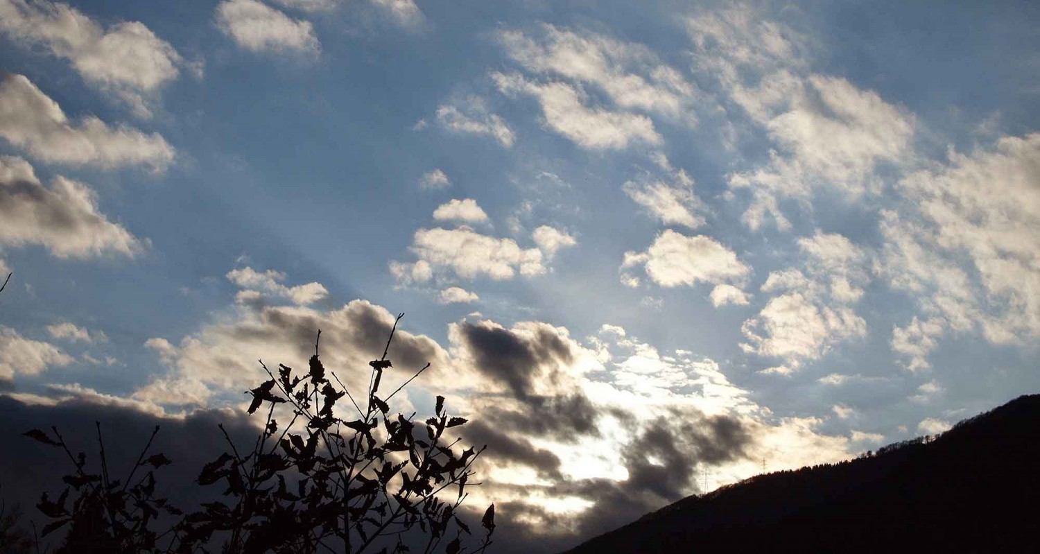幻想的な空シャッターをきる･･･あっ!!チュー唇な雲発見